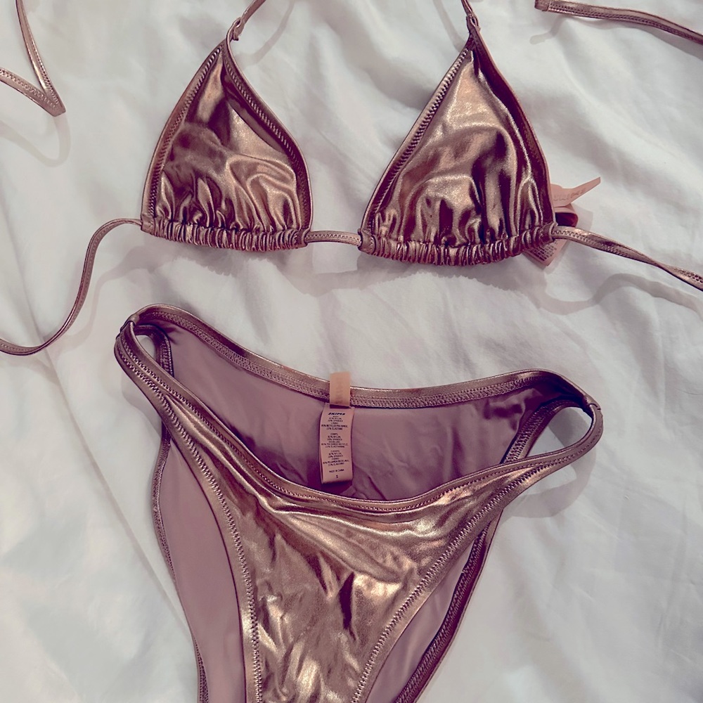 Skims metallic dipped bikini and bottoms set, XXS top, S bottoms in Champagne